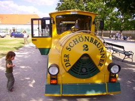 Die Panoramabahn im Schloßpark Schönbrunn